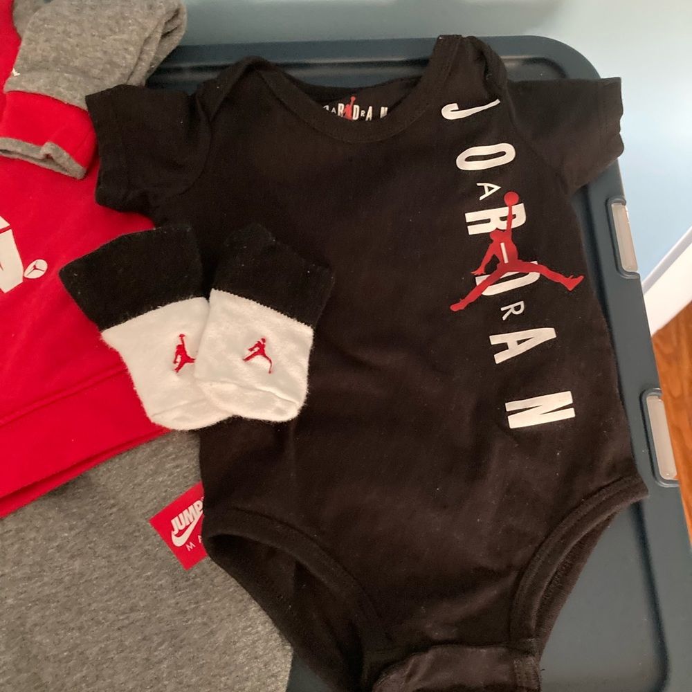 Jordan 6-9m Jordan Bundle EUC - Picture 4 of 5